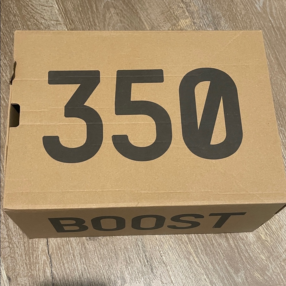 Yeezy Boost 350 Box in Brown and Black